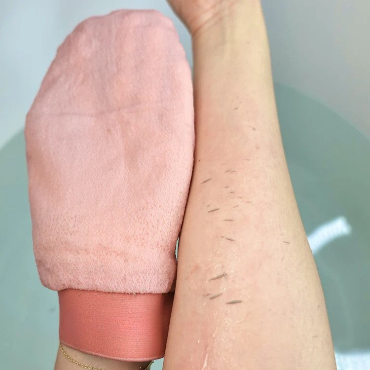 Révélez une peau douce et éclatante avec notre gant exfoliant 100% naturel